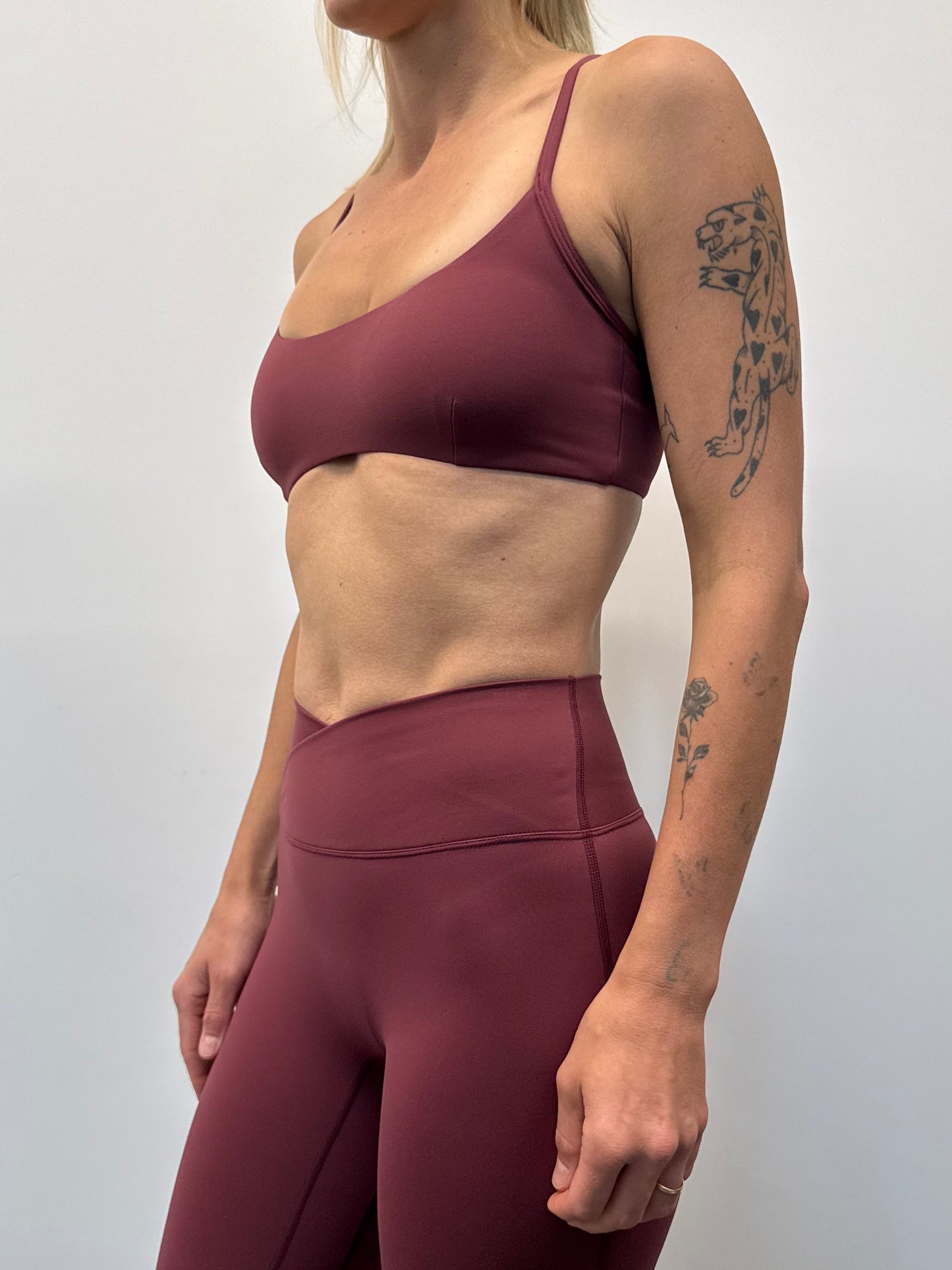Ballet Cross-Back Adjustable Sports Bra - Burgundy