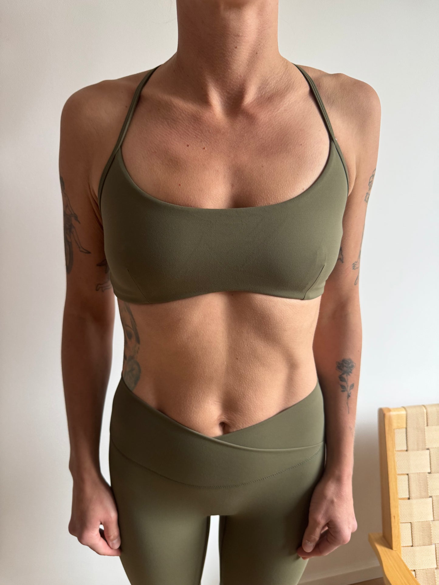 BALLET Cross-Back Adjustable Sports Bra - Olive Green
