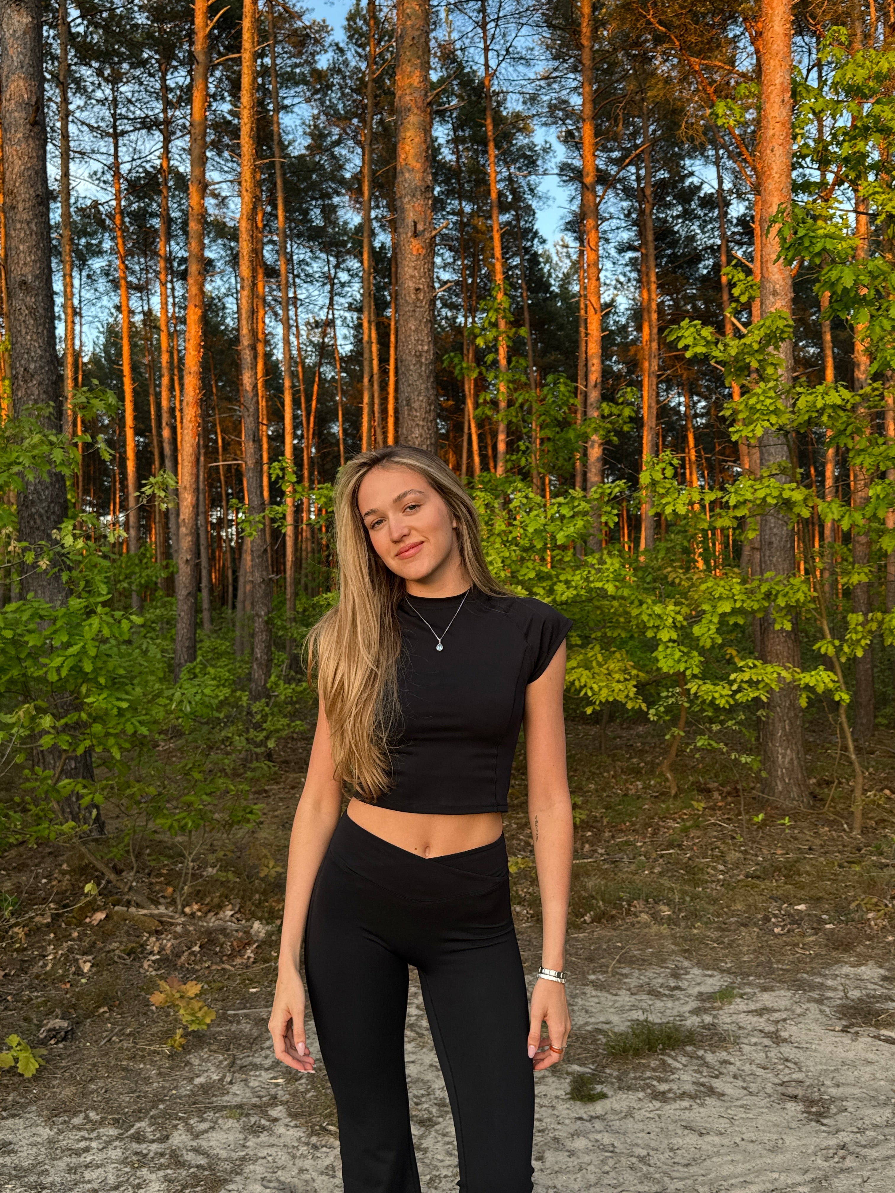 FORM High Rise V-Waist Flare Leggings
