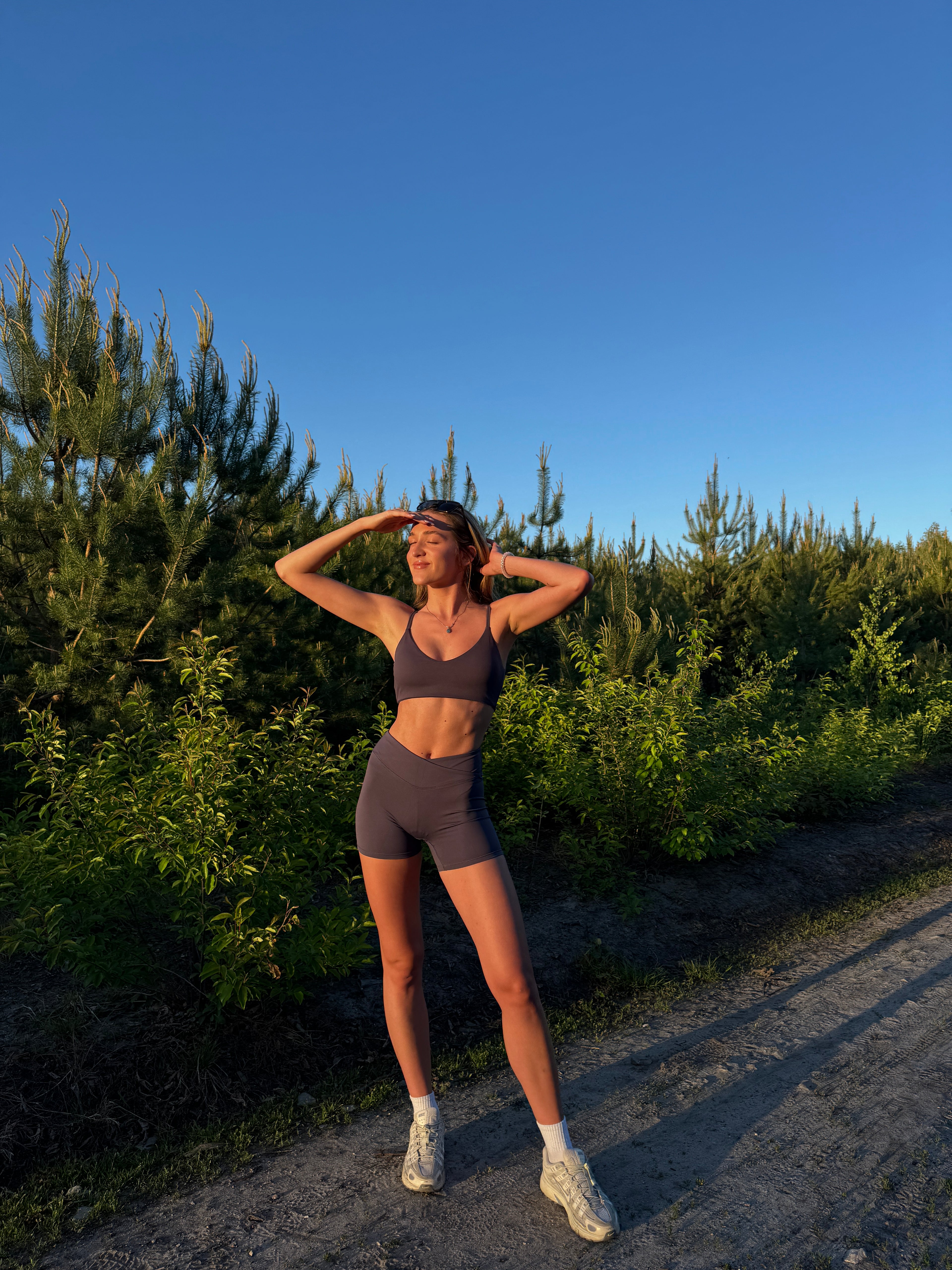 FORM V-Waist Shorts