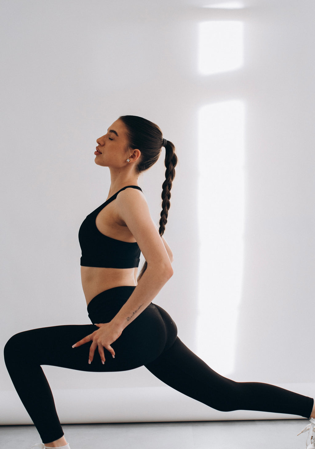 NUSA Ribbed Sports Bra + Mid Rise V-Waist 7/8 Leggings - Black - Humbl Her