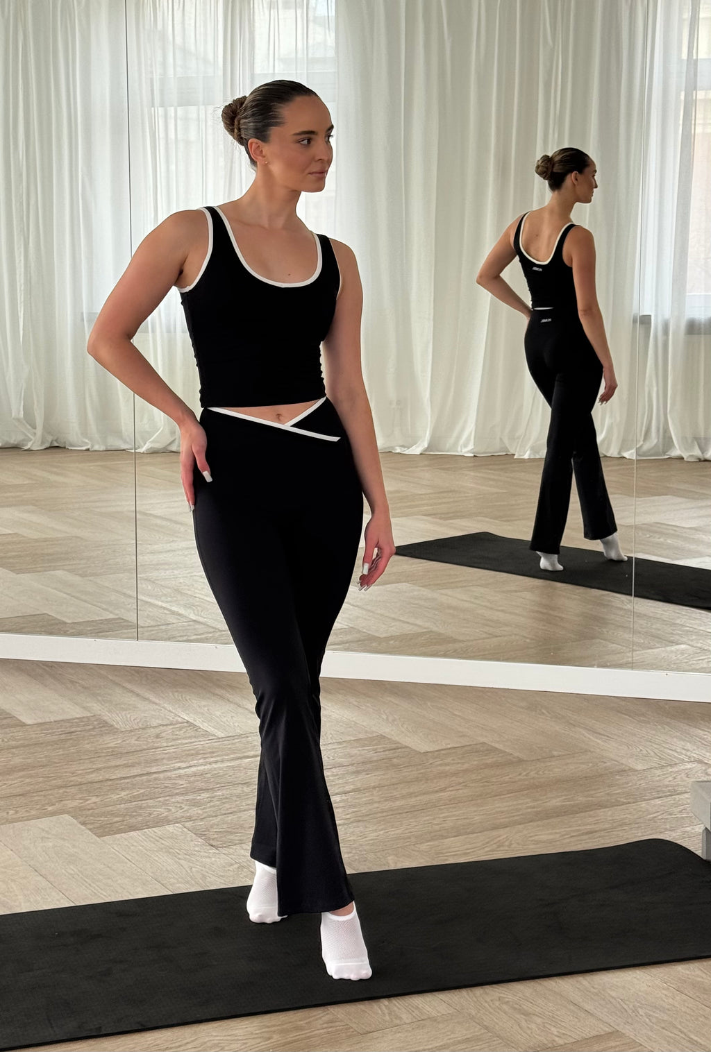 FLOW V-Waist Seamless High-Rise Flare Leggings - Black - Humbl Her